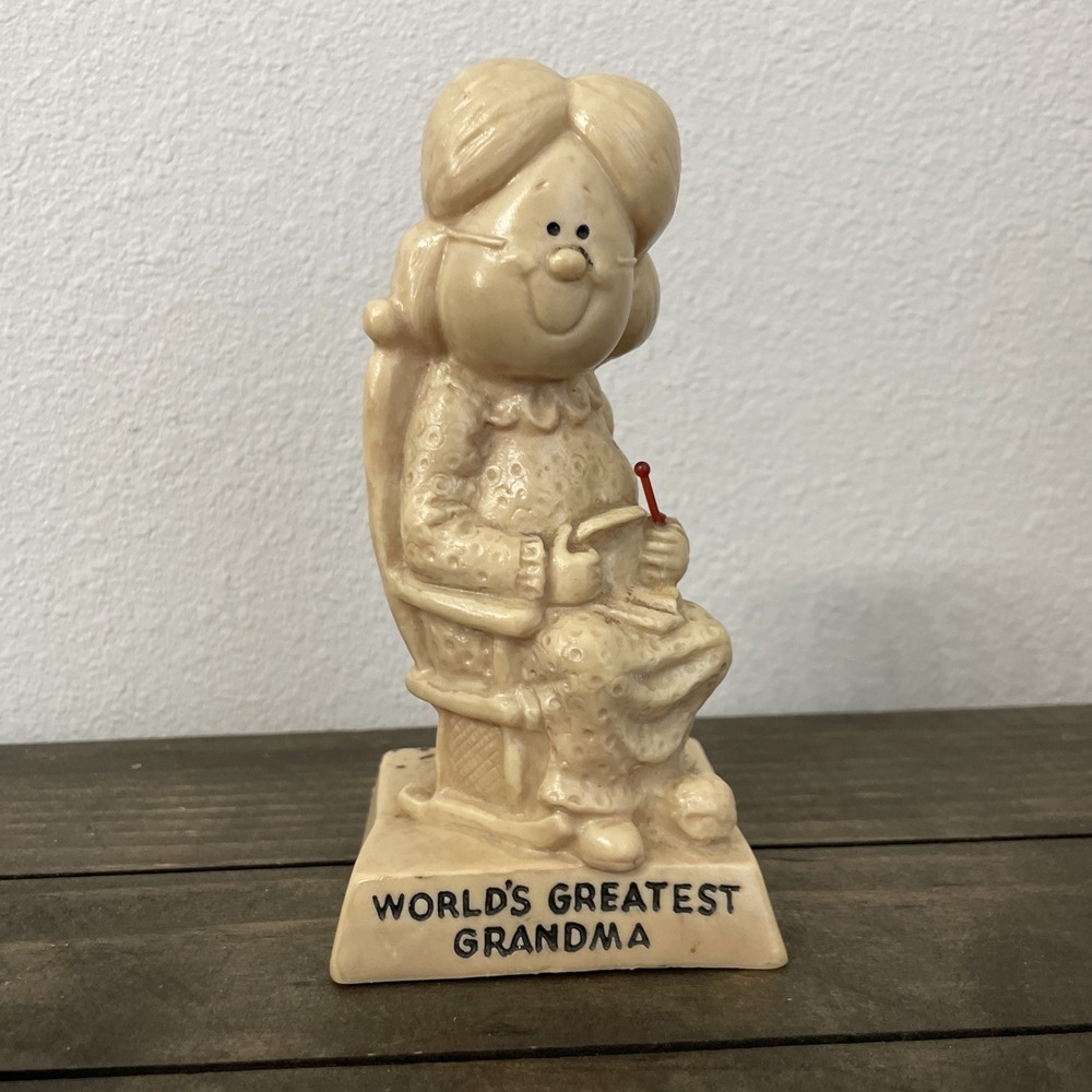 R & W Berries figurine World's Greatest Grandma w glasses & knitting in rocker